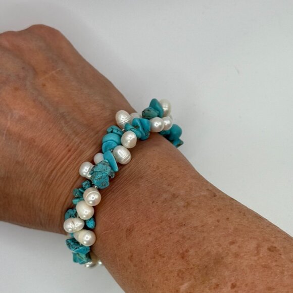 Turquoise & Pearl Bracelet - Picture 2 of 4